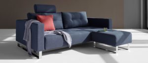 blaues CASSIUS DELUXE EXCESS Lounge Sofa von Innovation mit Zubehör, Gästebett mit Metallfüßen Chrom und Armlehnen - 155x200cm